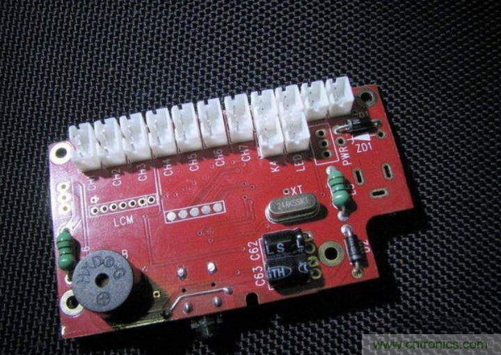 無人機 DIY 制作全過程，酷得不要不要的！