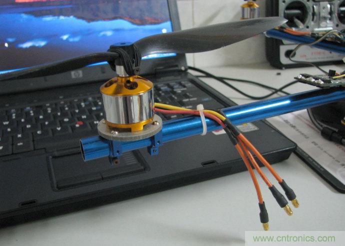 無人機 DIY 制作全過程，酷得不要不要的！