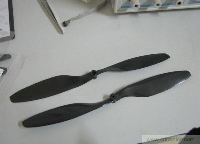 無人機 DIY 制作全過程，酷得不要不要的！