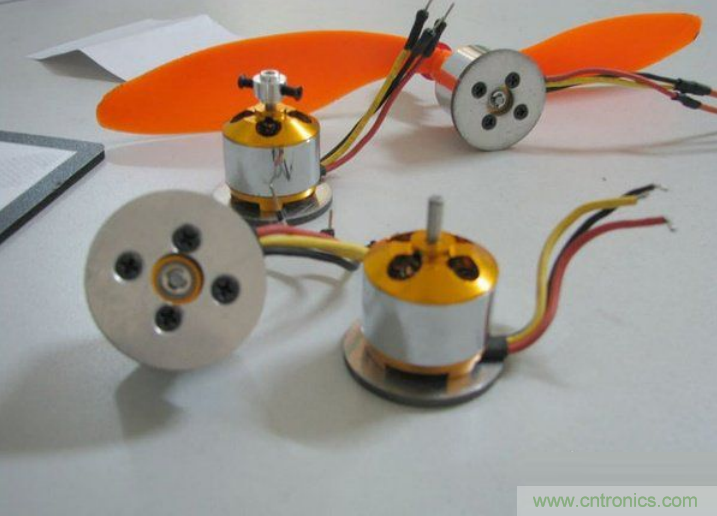 無人機 DIY 制作全過程，酷得不要不要的！